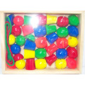 Brinquedos de madeira Lacing Beads in a Box